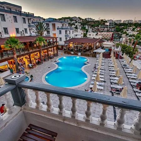 호텔 Smart Holiday Hotel & Suite Bodrum 바이즈