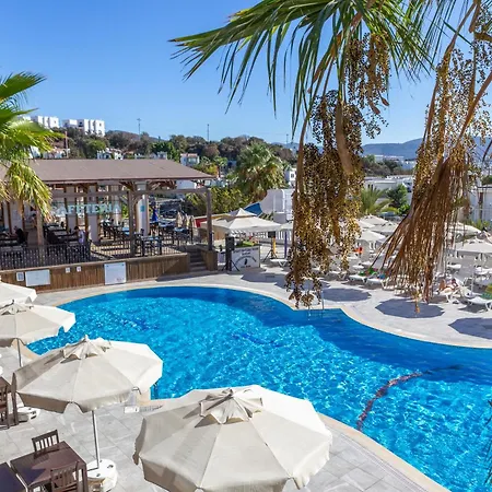 Smart Holiday Hotel & Suite Bodrum 호텔 바이즈