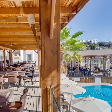 Smart Holiday Hotel & Suite Bodrum 호텔