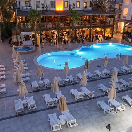 Smart Holiday Hotel & Suite Bodrum 호텔