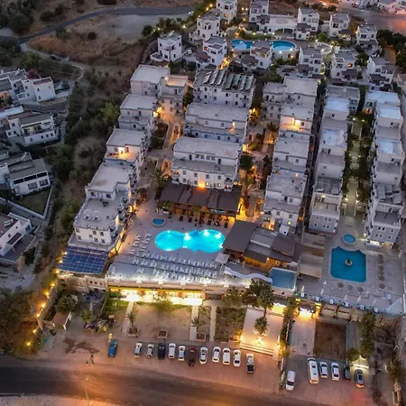 호텔 Smart Holiday Hotel & Suite Bodrum 바이즈