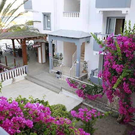 호텔 Smart Holiday Hotel & Suite Bodrum 바이즈