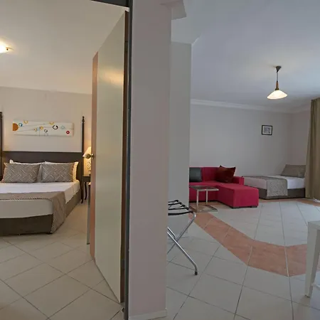 Smart Holiday Hotel & Suite Bodrum Hotell 4*