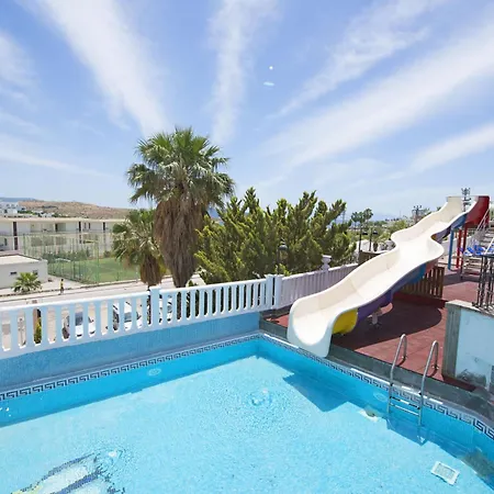 호텔 Smart Holiday Hotel & Suite Bodrum 바이즈