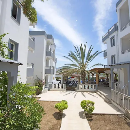 スマート ホリデイ ボドルム 4* ビテツ